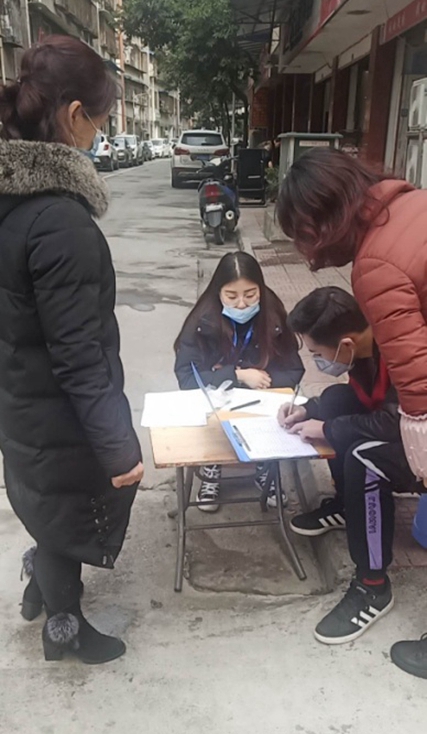 在主要街路做好排查登記、引導、宣傳等工作。_副本.jpg